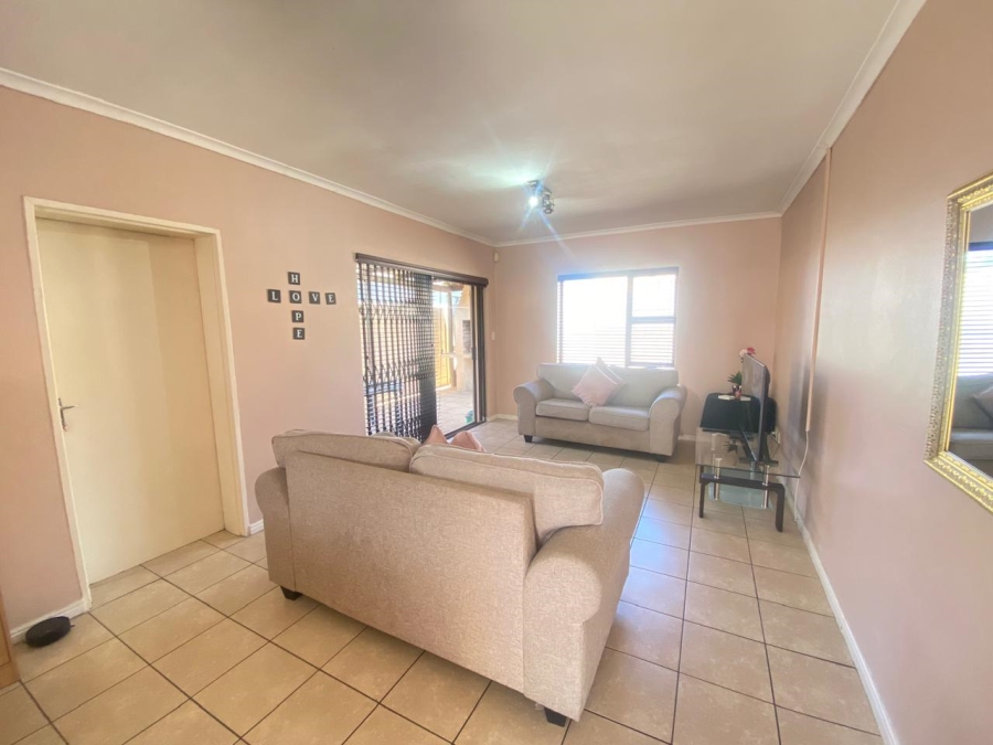 2 Bedroom Property for Sale in Hunters Creek Western Cape